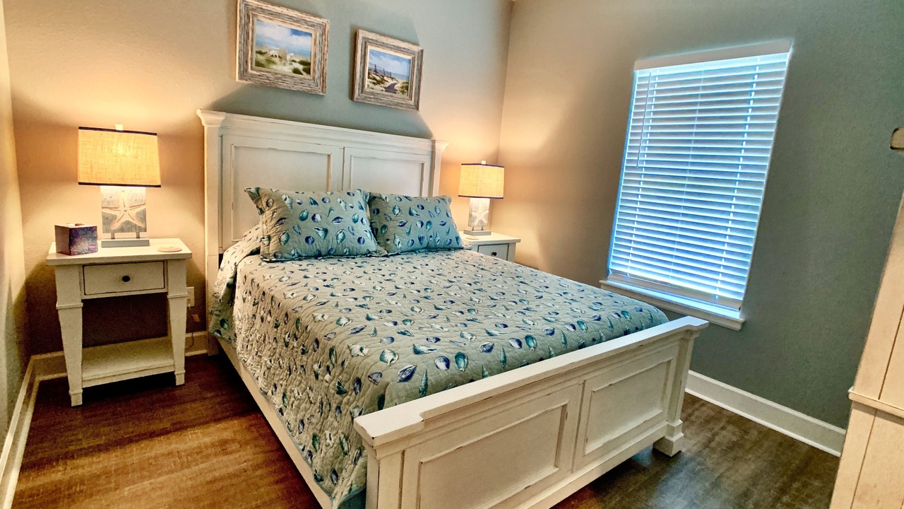 Photo of Bedroom in Crystal Beach