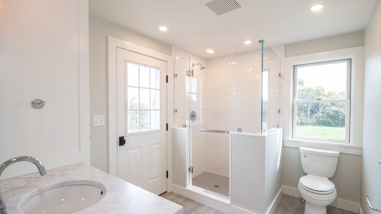 Photo of Bathroom in Tom Nevers