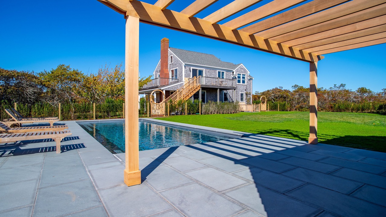 Photo of Outdoor in Tom Nevers