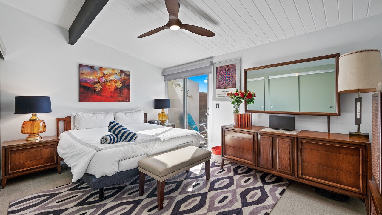 Photo of Bedroom in Racquet Club Estates