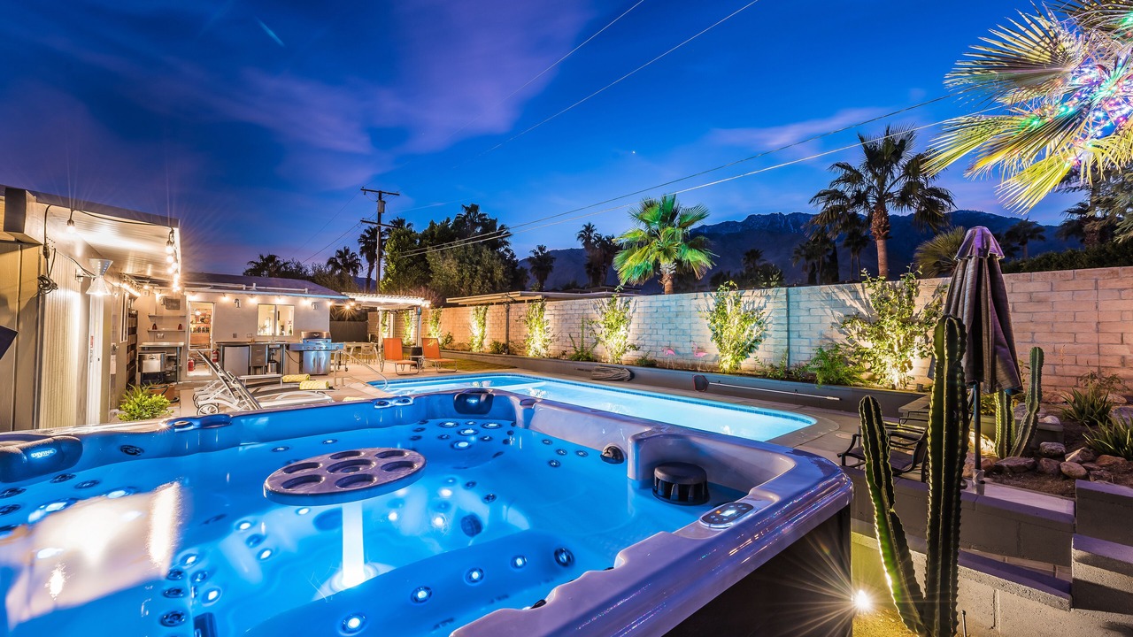 Photo of Patio Balcony in Racquet Club Estates