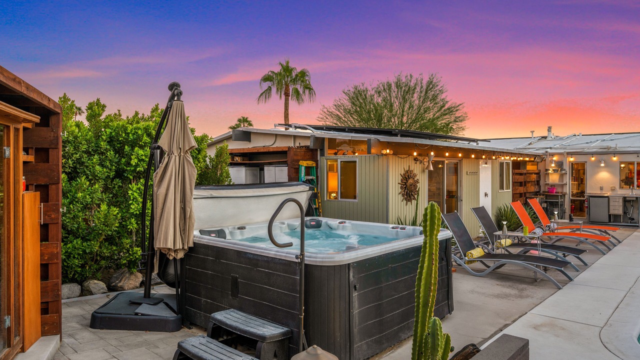 Photo of Outdoor in Racquet Club Estates