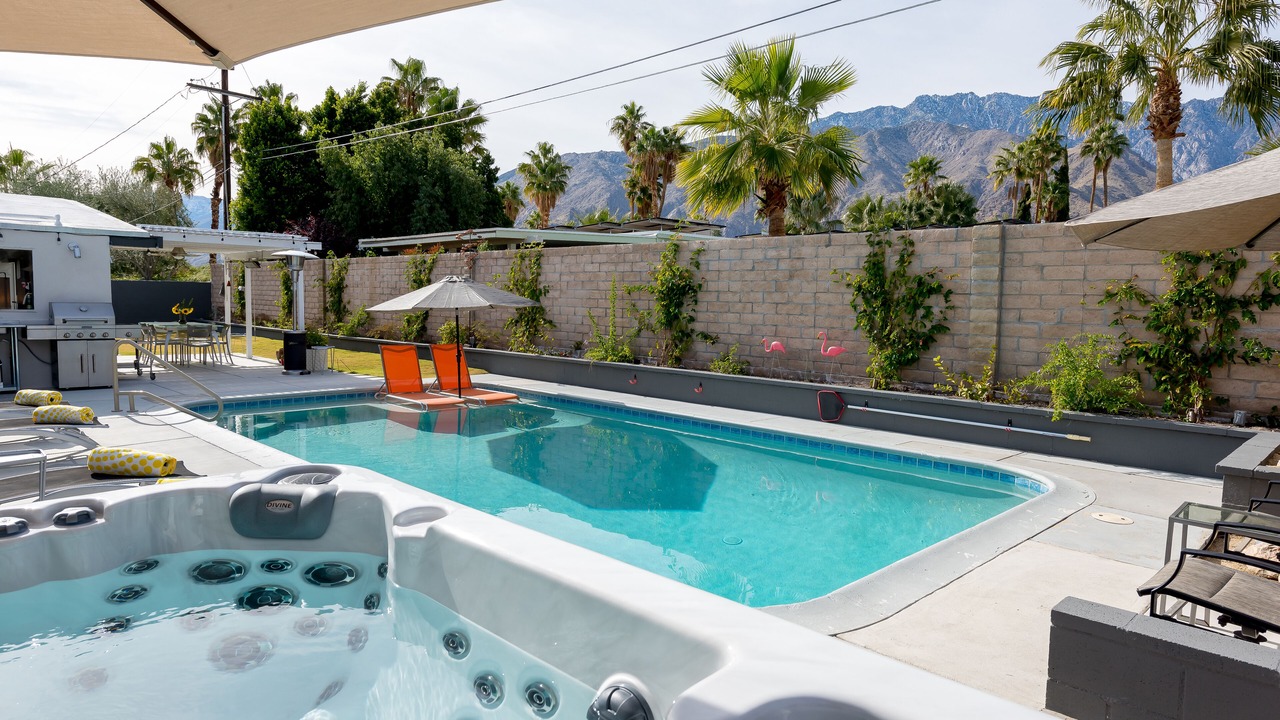 Photo of Outdoor in Racquet Club Estates
