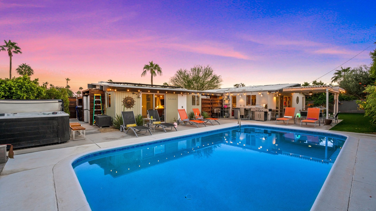 Photo of Outdoor in Racquet Club Estates