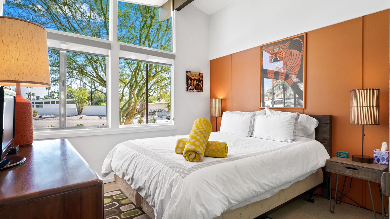 Photo of Bedroom in Racquet Club Estates
