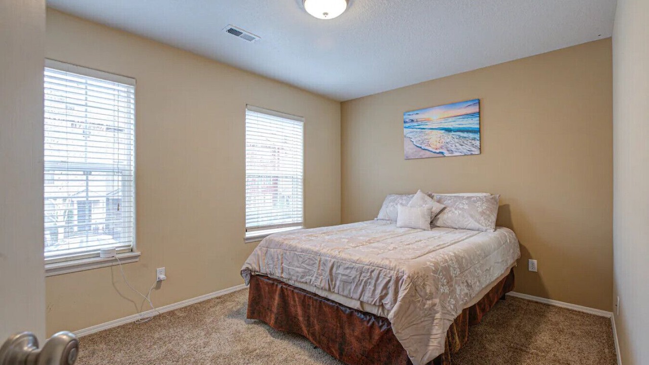 Photo of Bedroom in Orenco