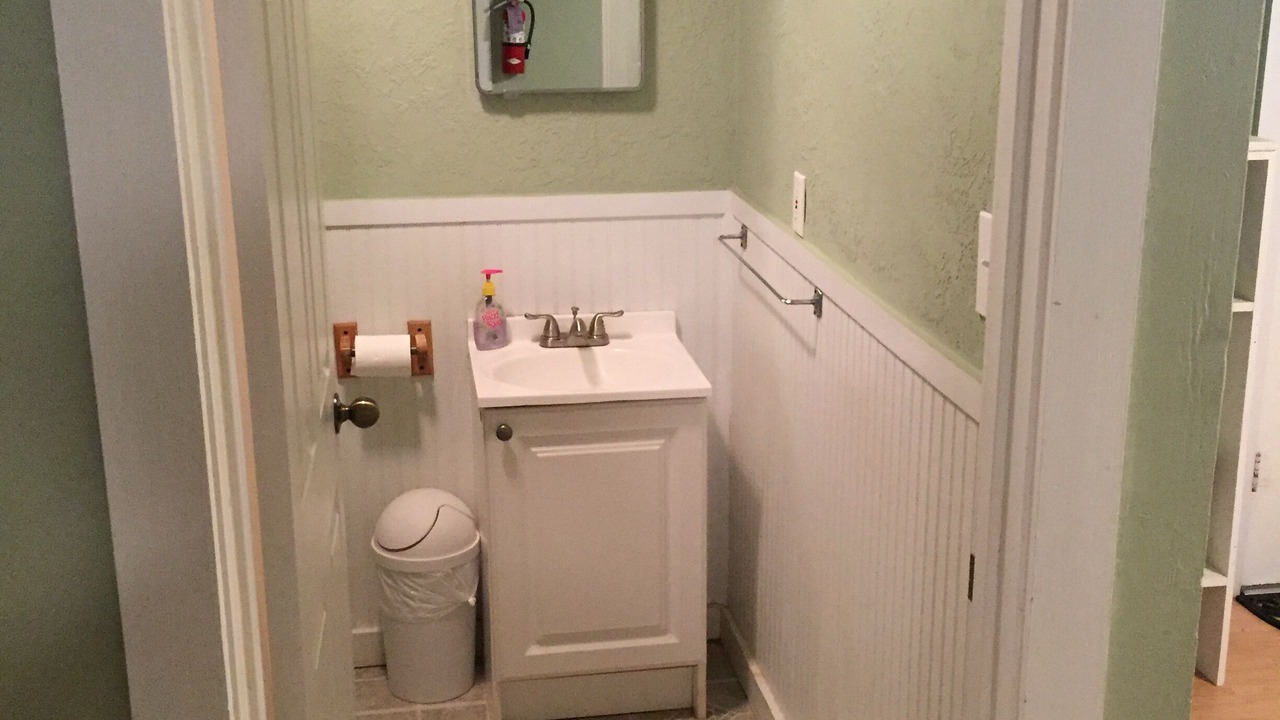 Photo of Bathroom in Junction