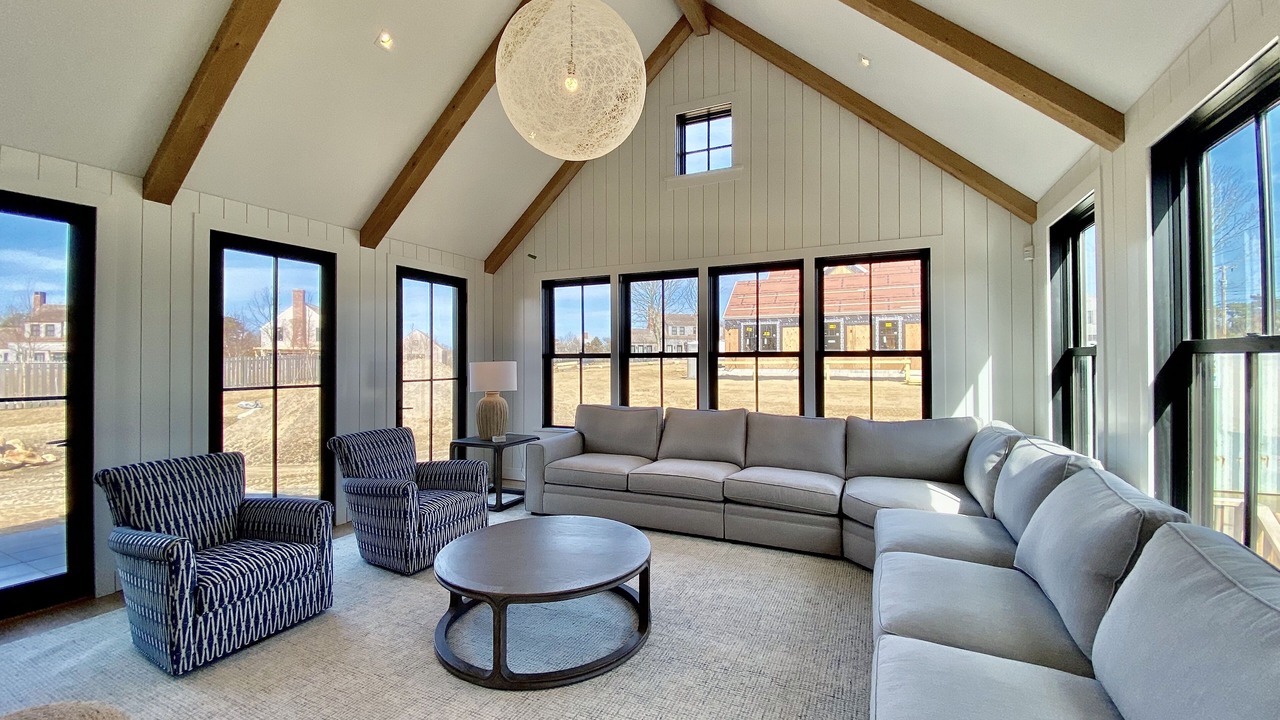 Photo of Livingroom in West of Town