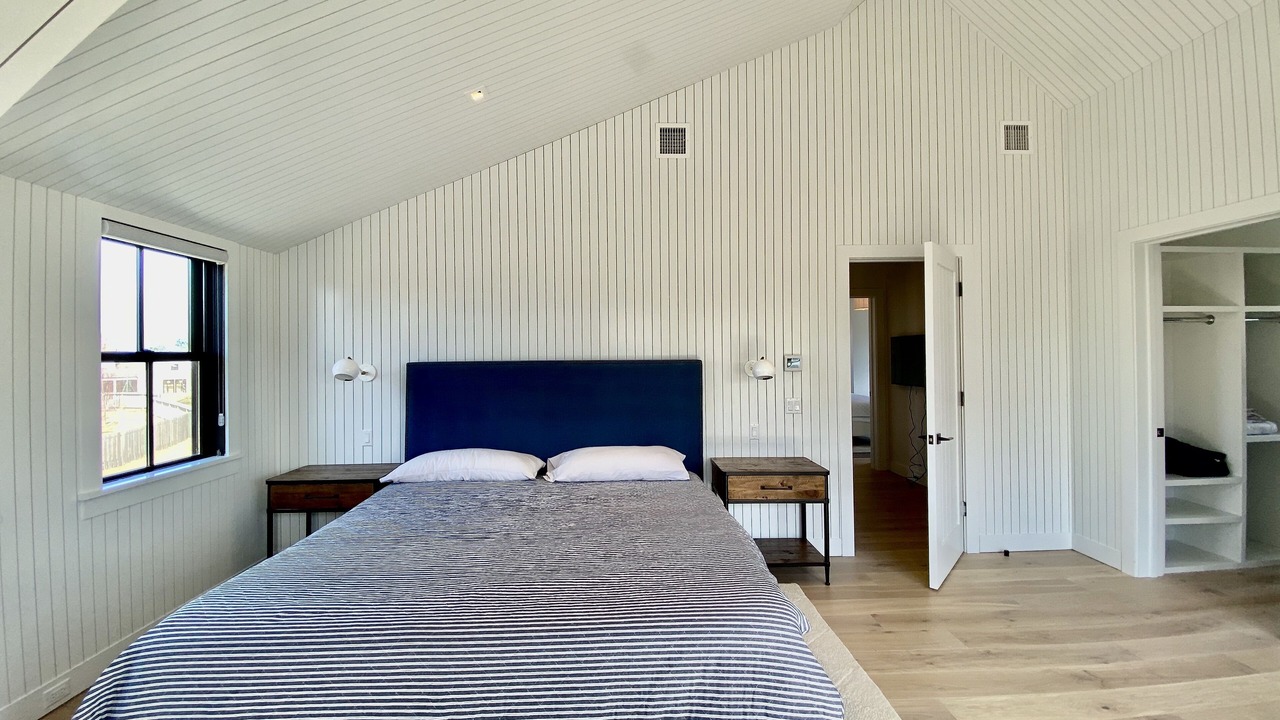 Photo of Bedroom in West of Town