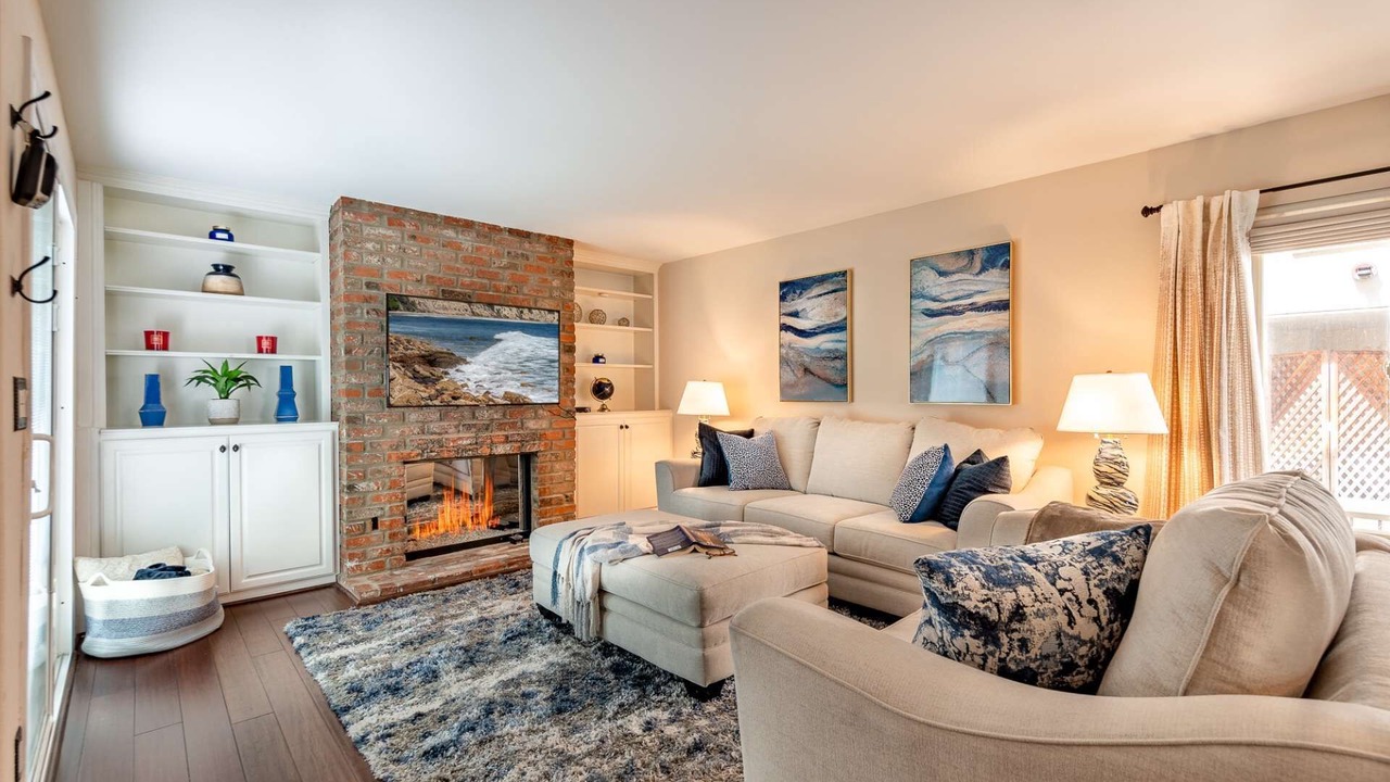 Photo of Livingroom in Studio City