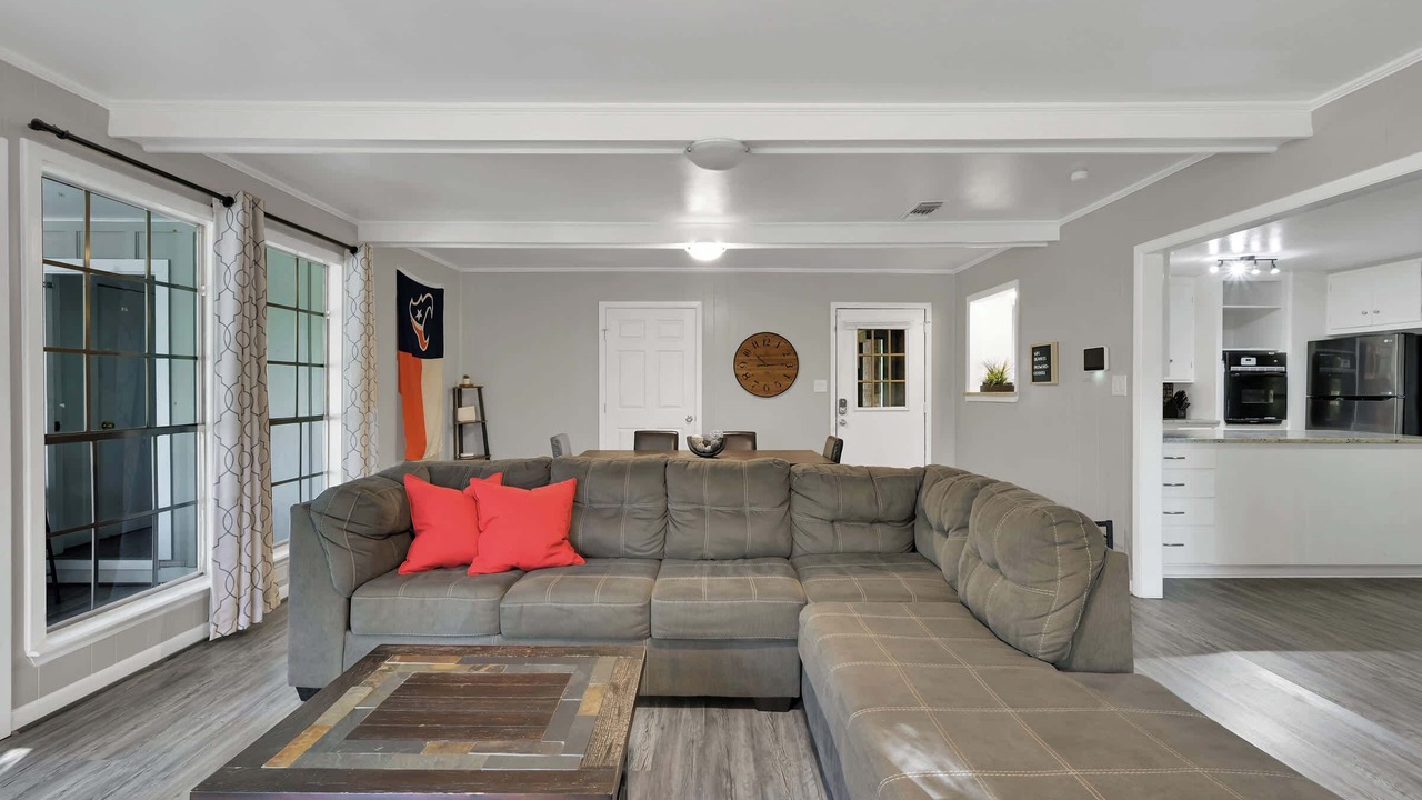 Photo of Livingroom in Huntsville