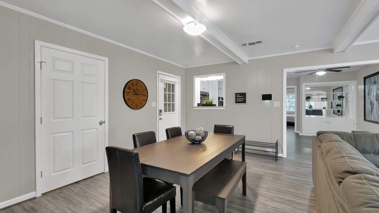 Photo of Livingroom in Huntsville