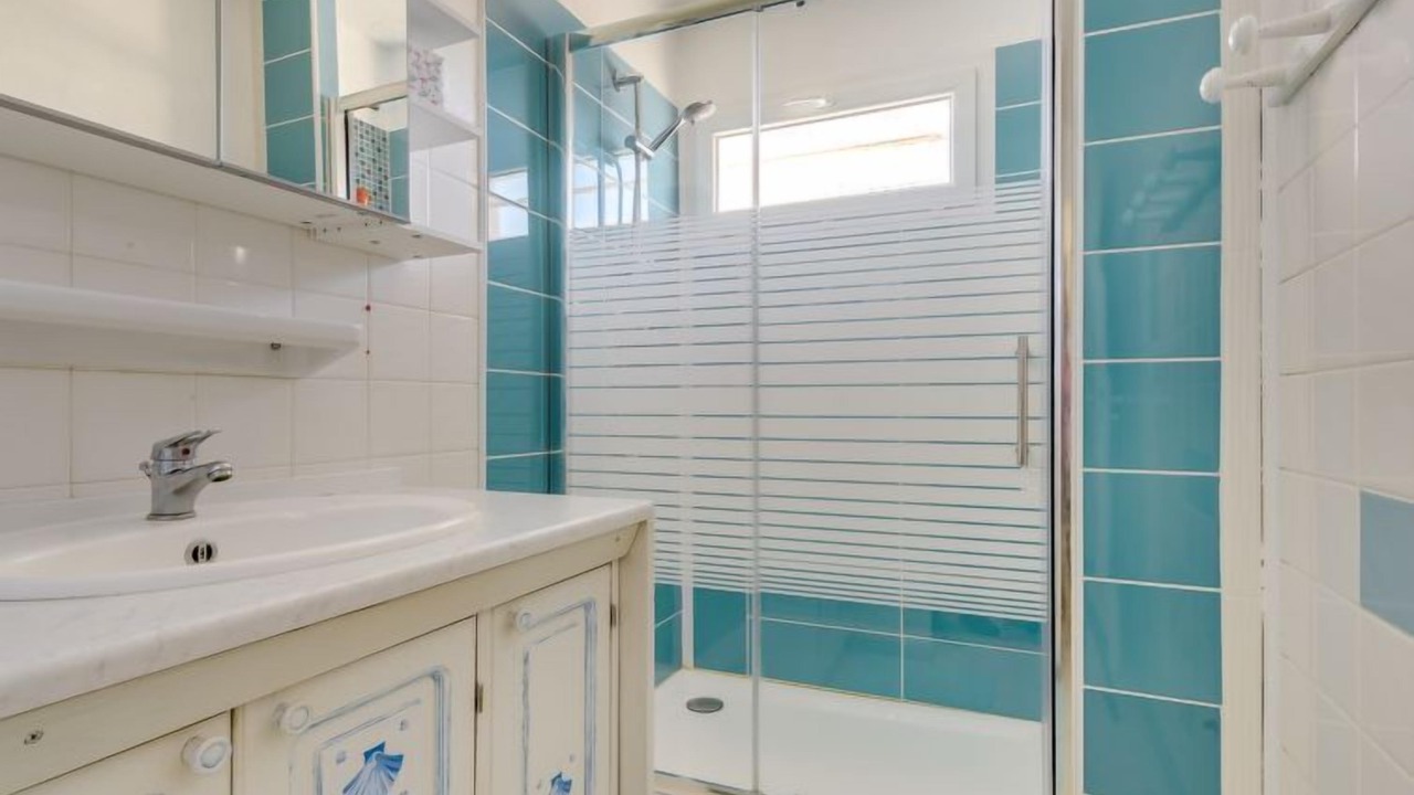 Photo of Bathroom in Le Grau-Du-Roi