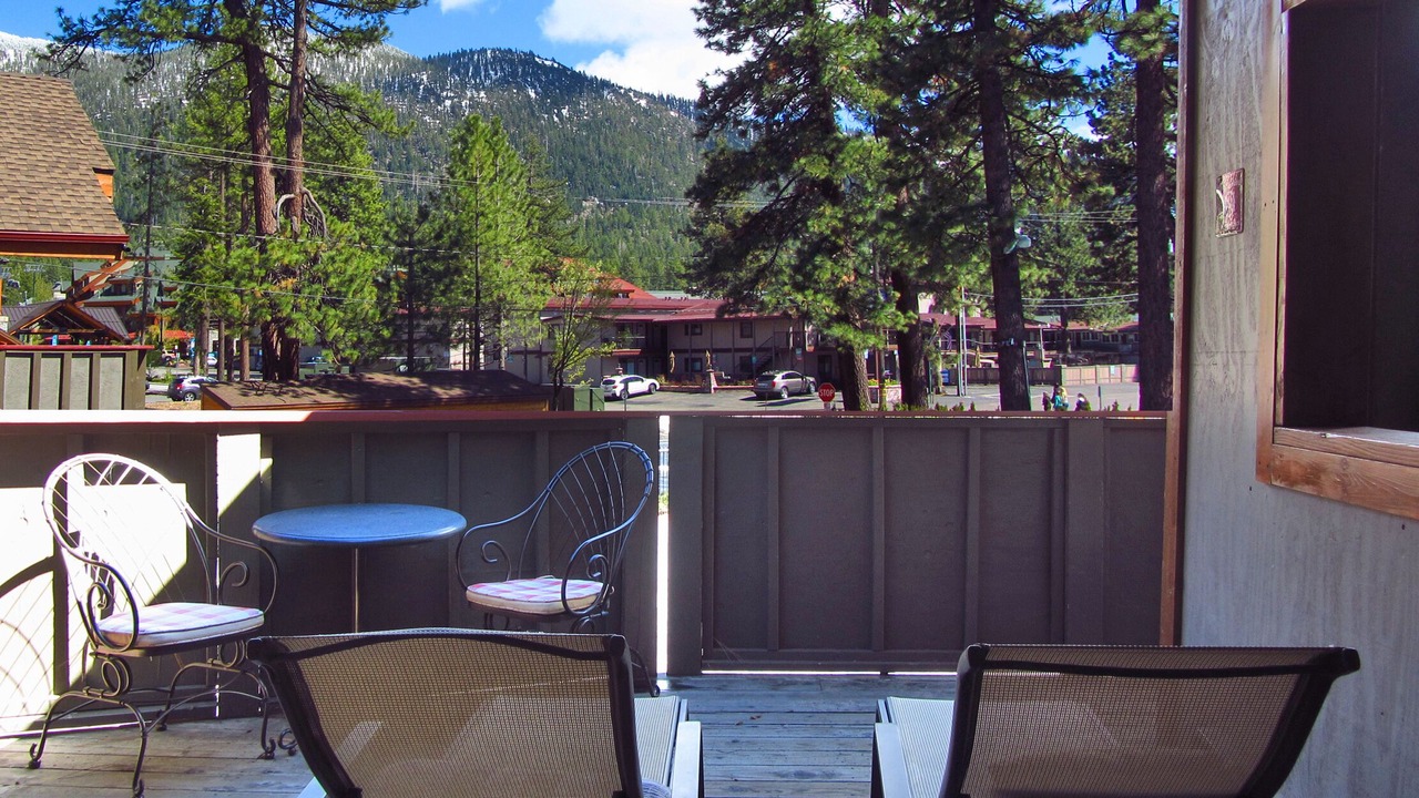Photo of Patio Balcony in Lakeside Park