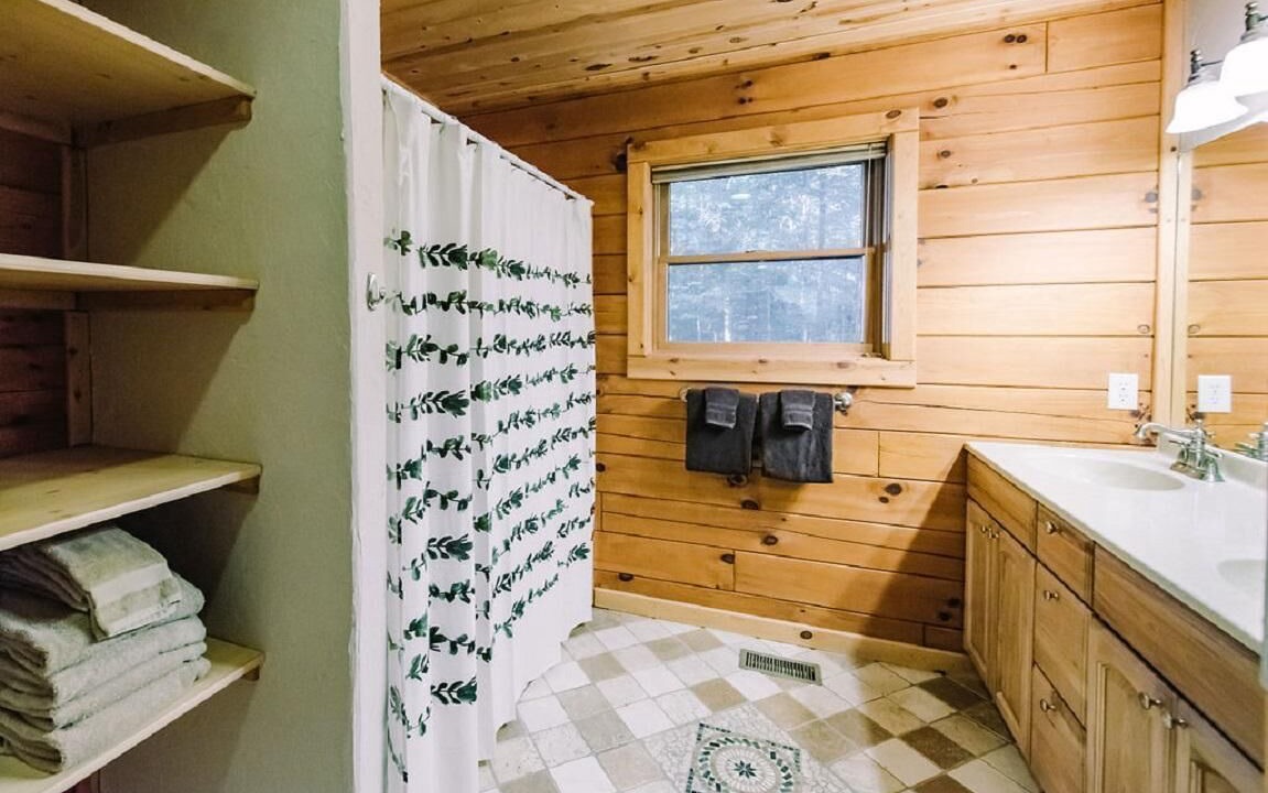 Photo of Bathroom in Gnaw Bone
