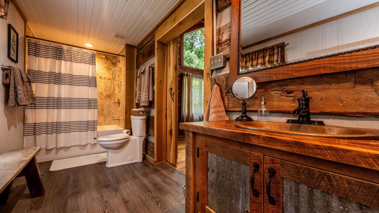 Photo of Bathroom in Helmsburg