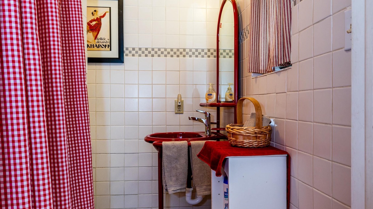 Photo of Bathroom in Helmsburg