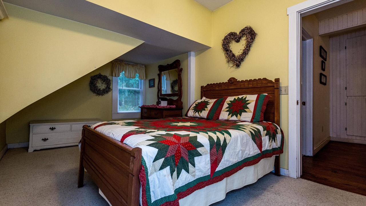 Photo of Bedroom in Gnaw Bone
