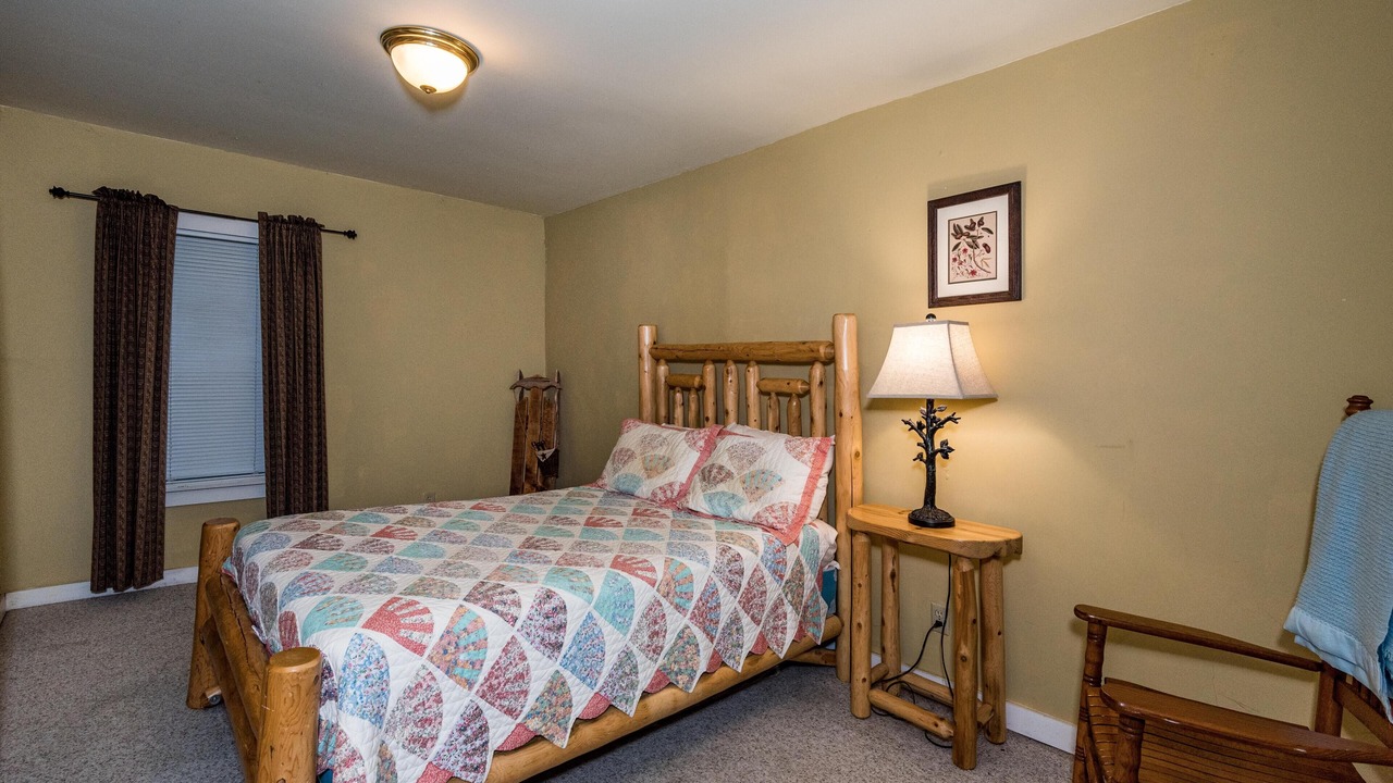 Photo of Bedroom in Gnaw Bone