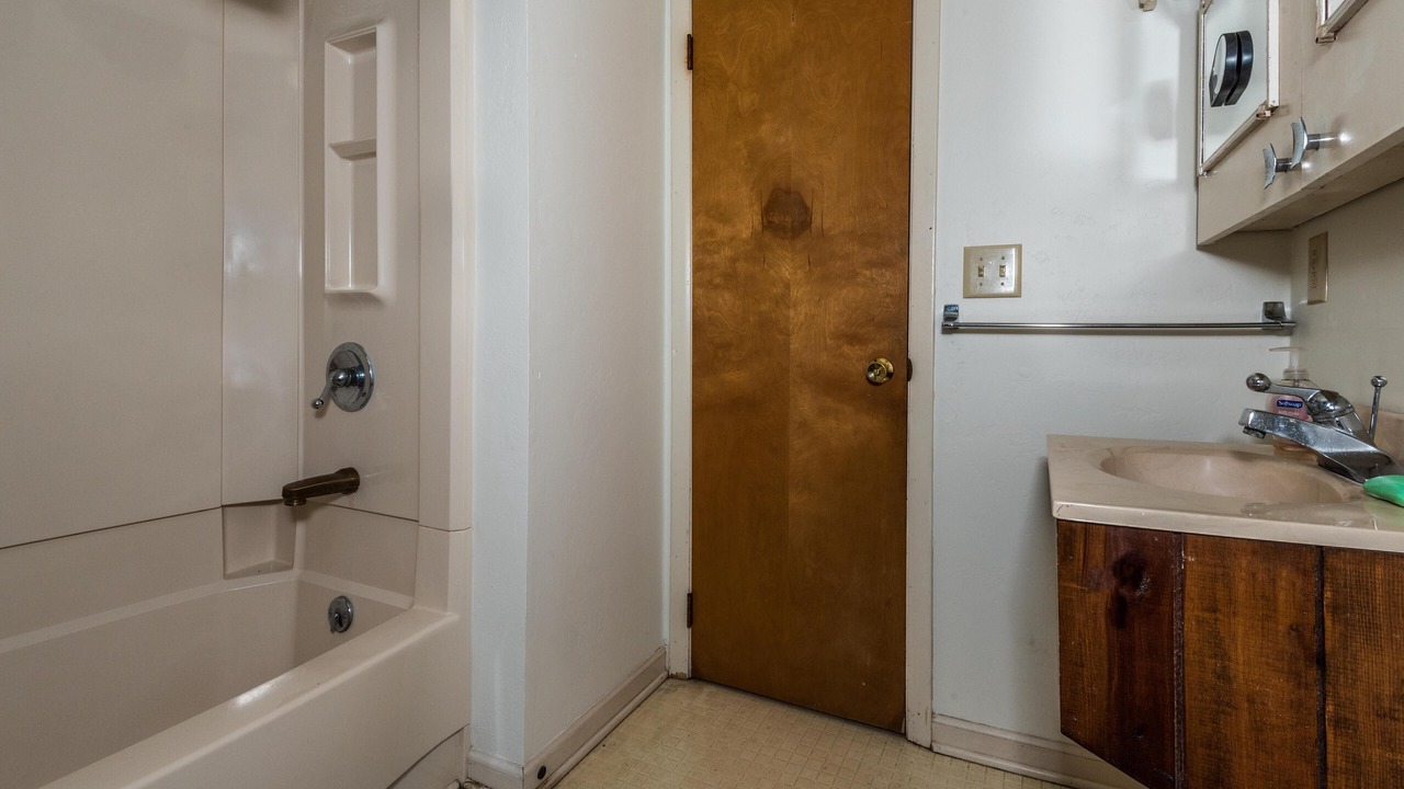 Photo of Bathroom in Kurtz