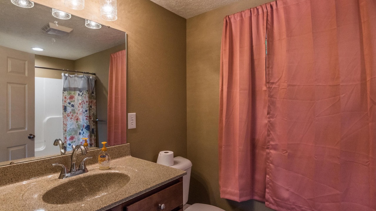 Photo of Bathroom in Kurtz