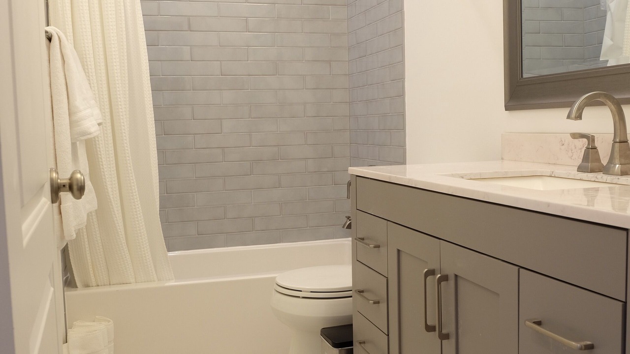 Photo of Bathroom in Lyon Park