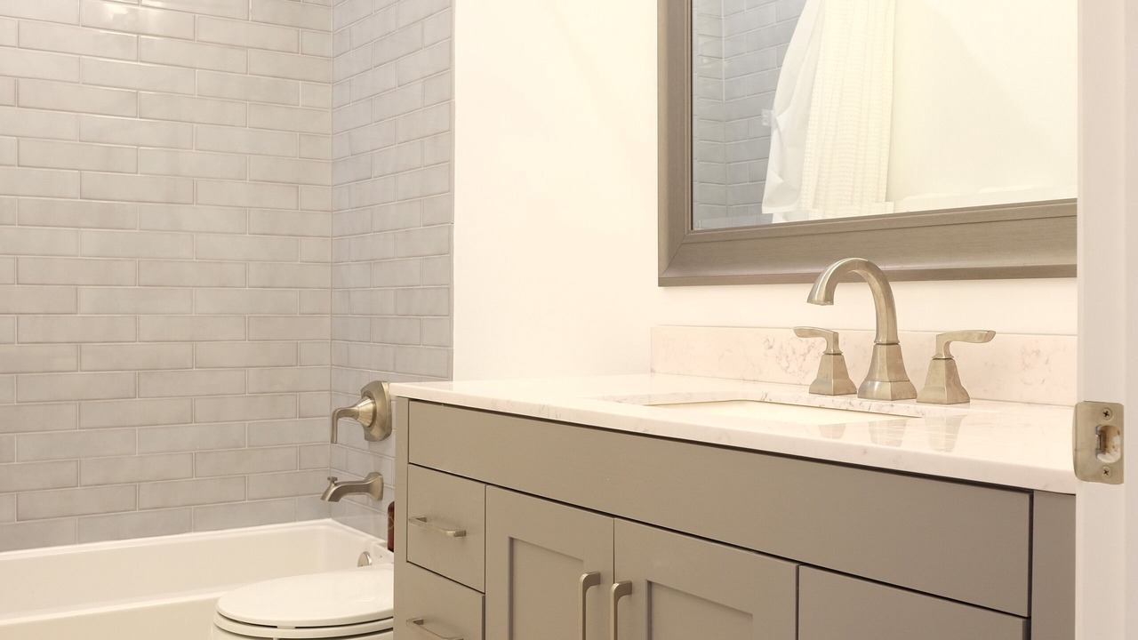 Photo of Bathroom in Lyon Park
