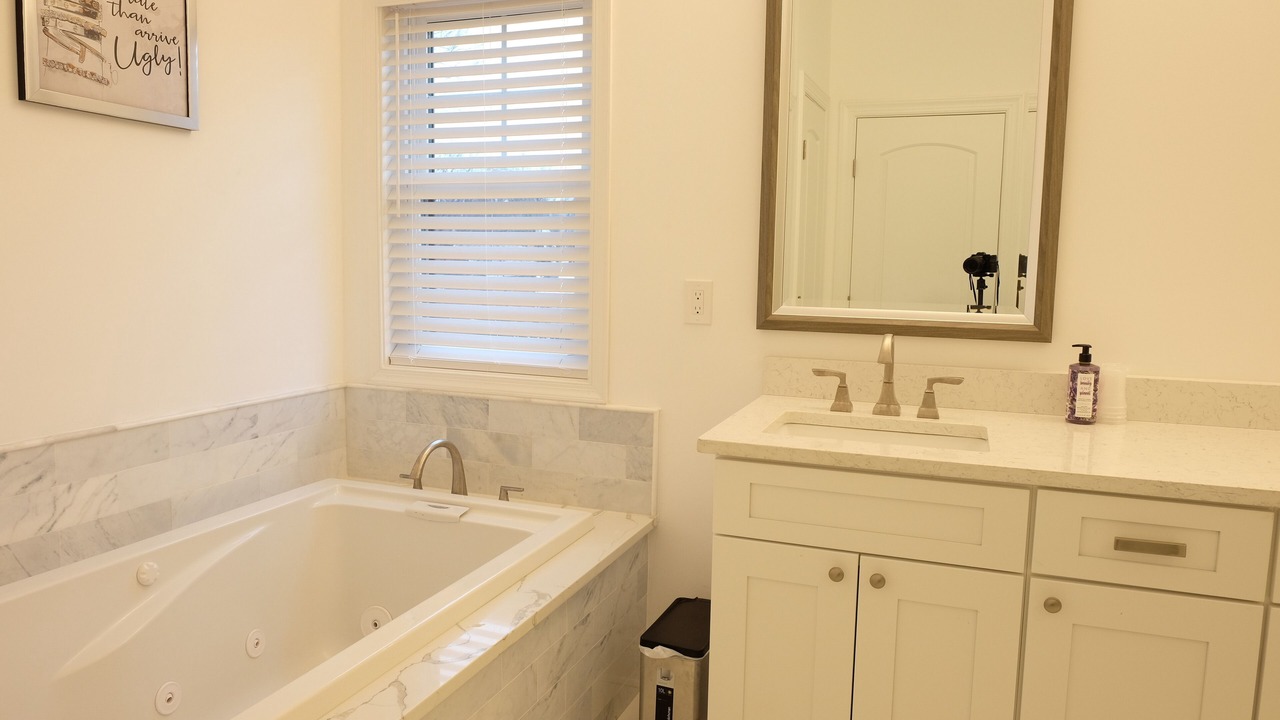 Photo of Bathroom in Lyon Park