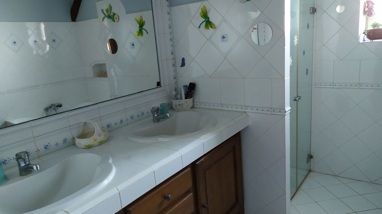 Photo of Bathroom in Beauville