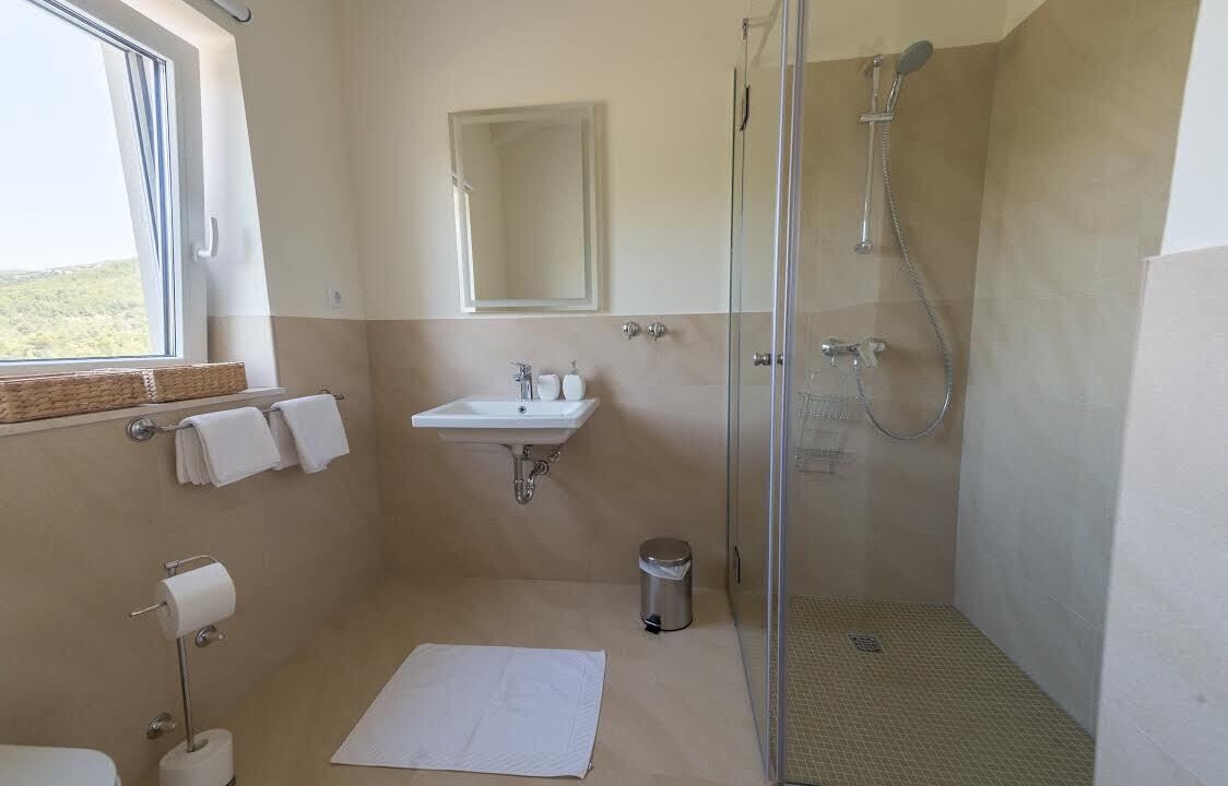 Photo of Bathroom in Pitve