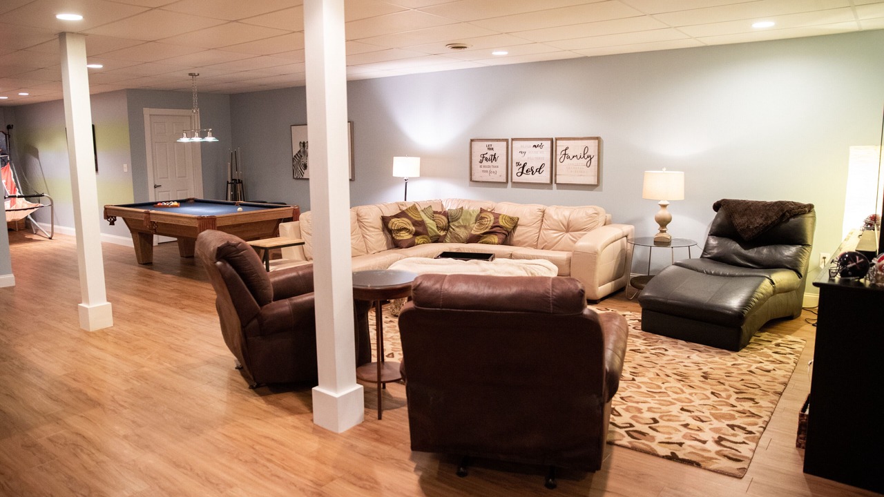 Photo of Livingroom in State College