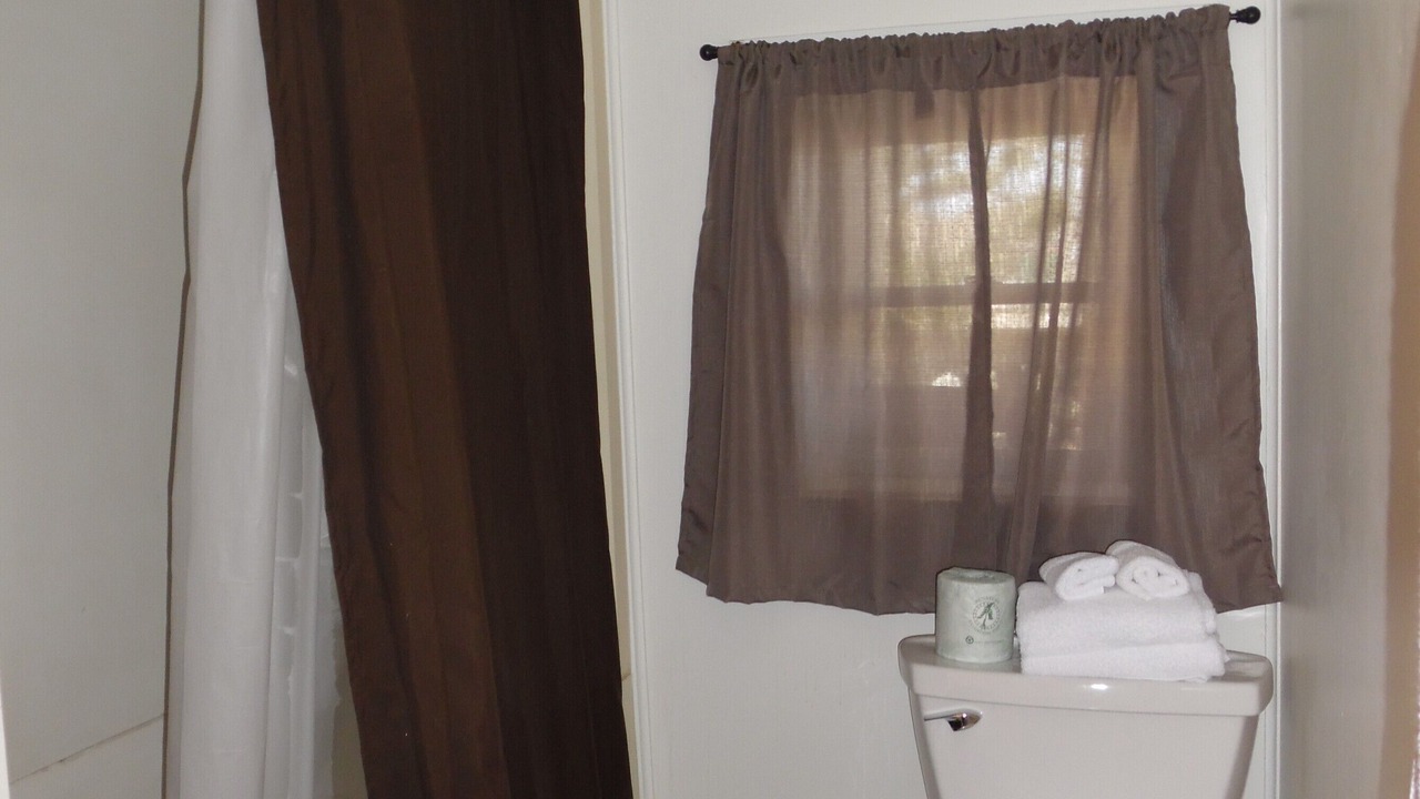 Photo of Bathroom in Wachapreague