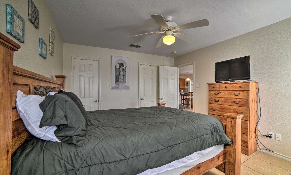 Photo of Bedroom in Corpus Christi