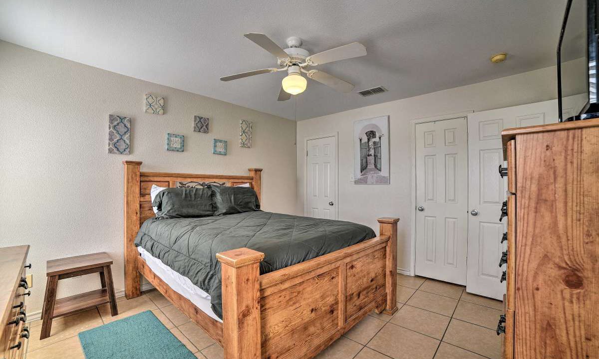 Photo of Bedroom in Corpus Christi