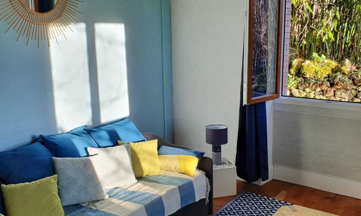 Photo of Livingroom in Labarthe-Bleys