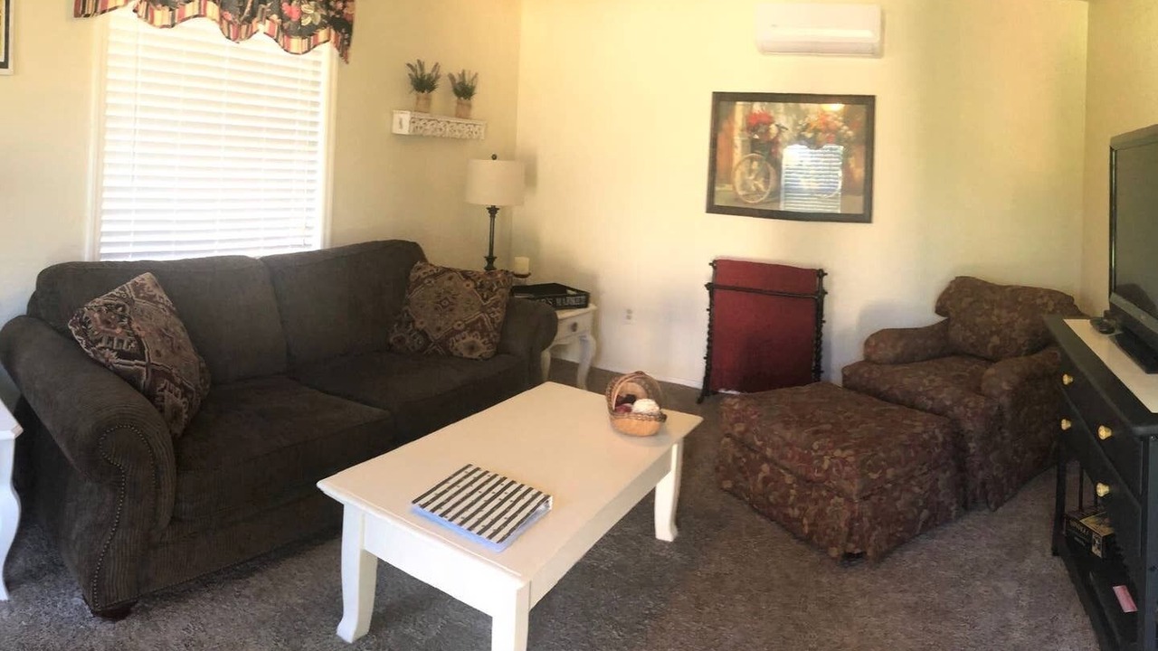 Photo of Livingroom in Smithville