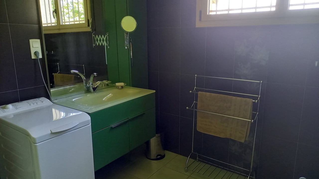 Photo of Bathroom in Lareole