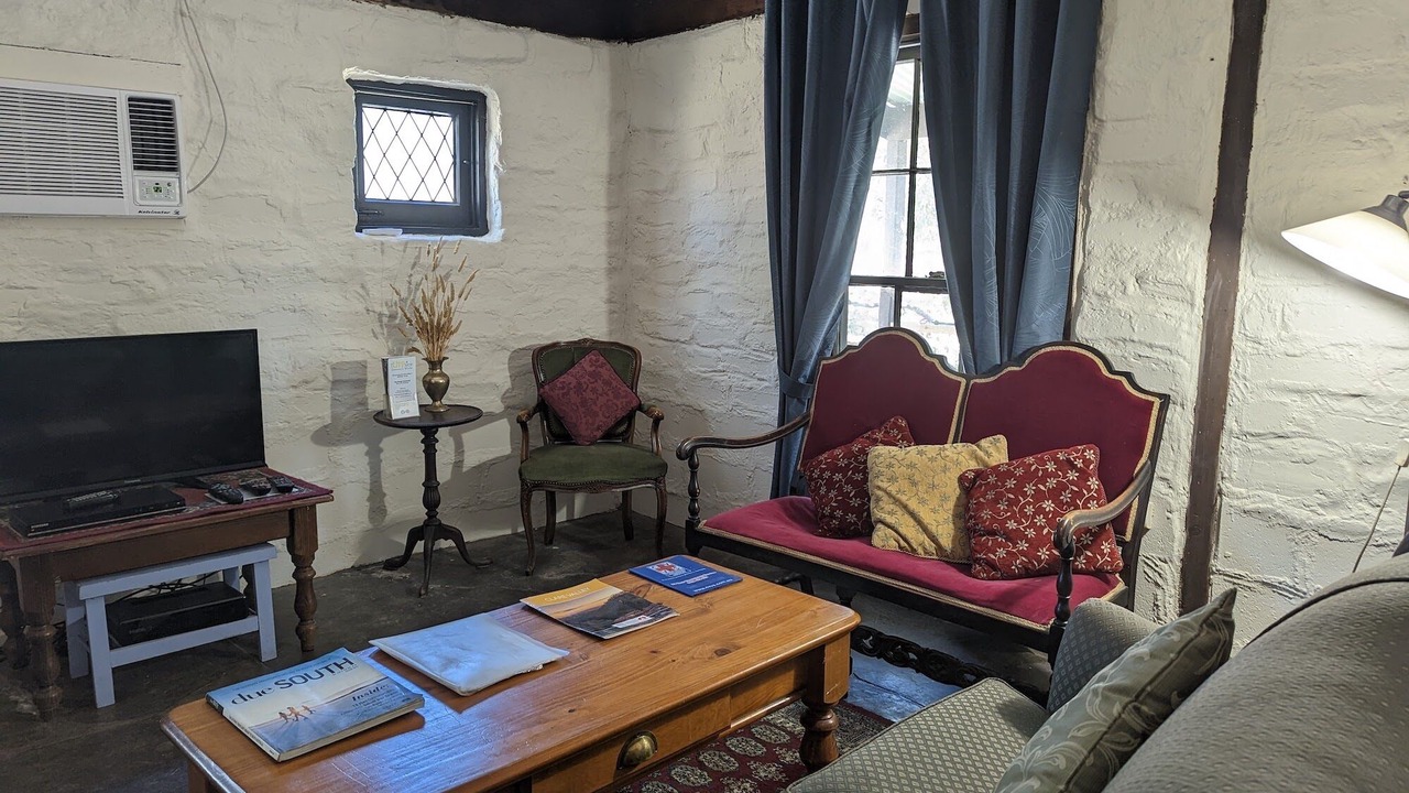 Photo of Livingroom in Clare