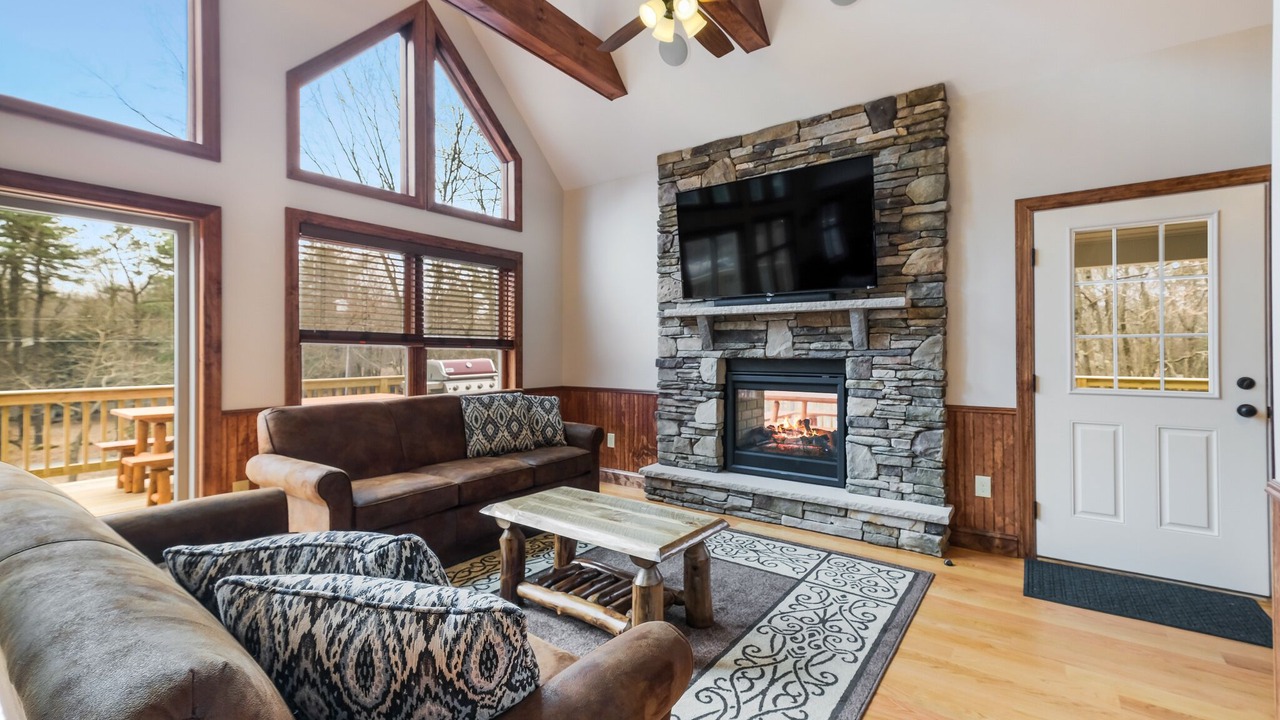 Photo of Livingroom in Lake Harmony Estates