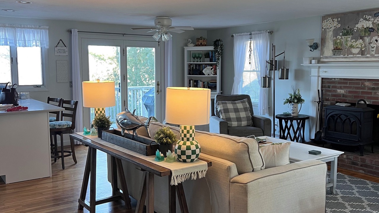 Photo of Livingroom in East Falmouth