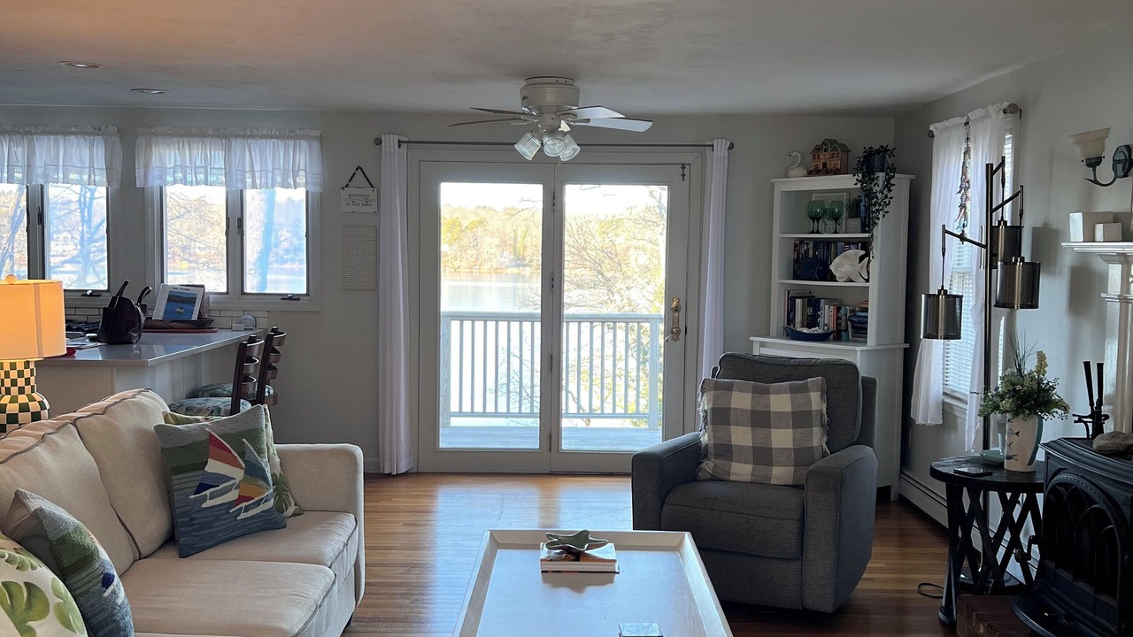 Photo of Livingroom in East Falmouth