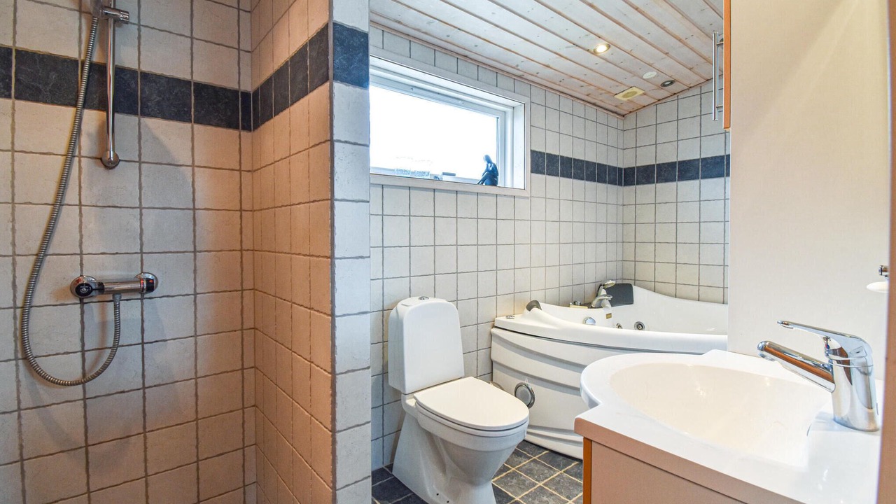 Photo of Bathroom in Næs