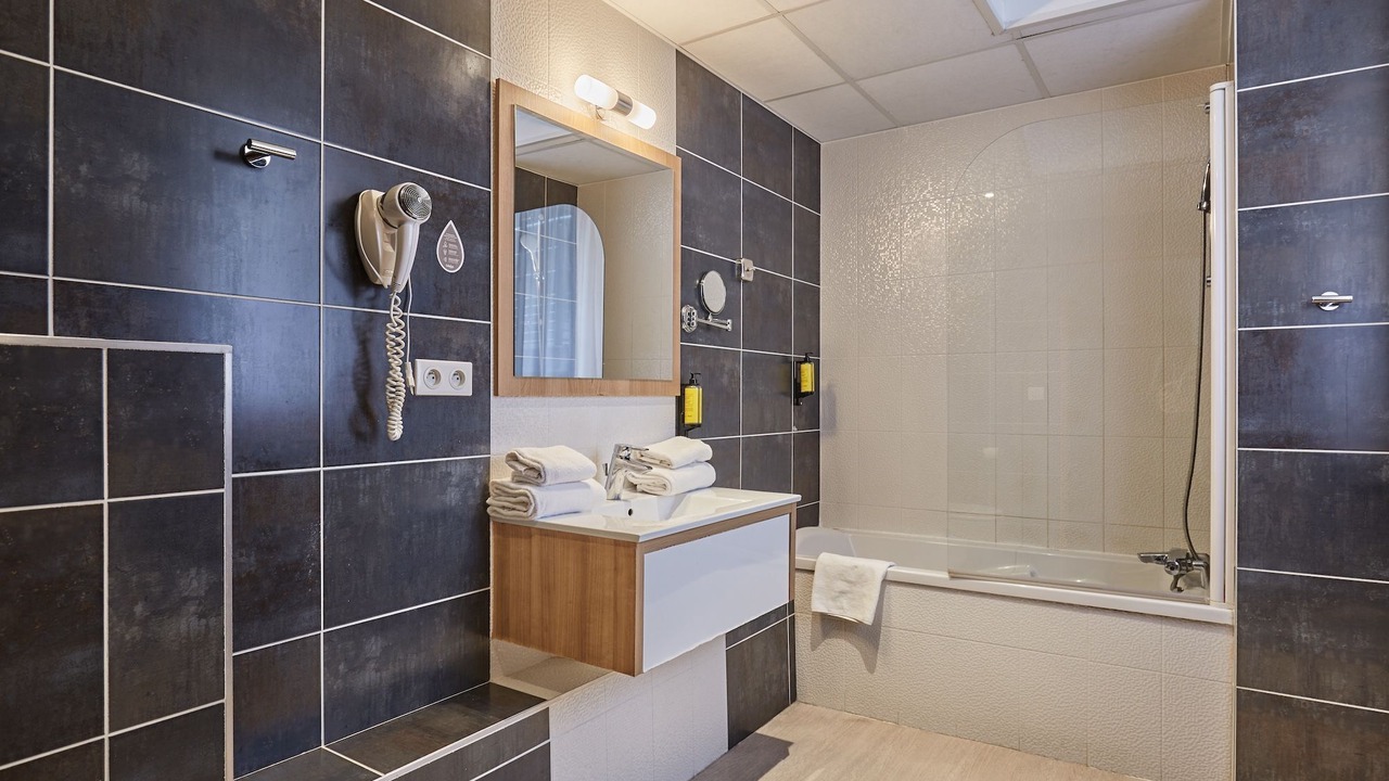 Photo of Bathroom in Gambetta