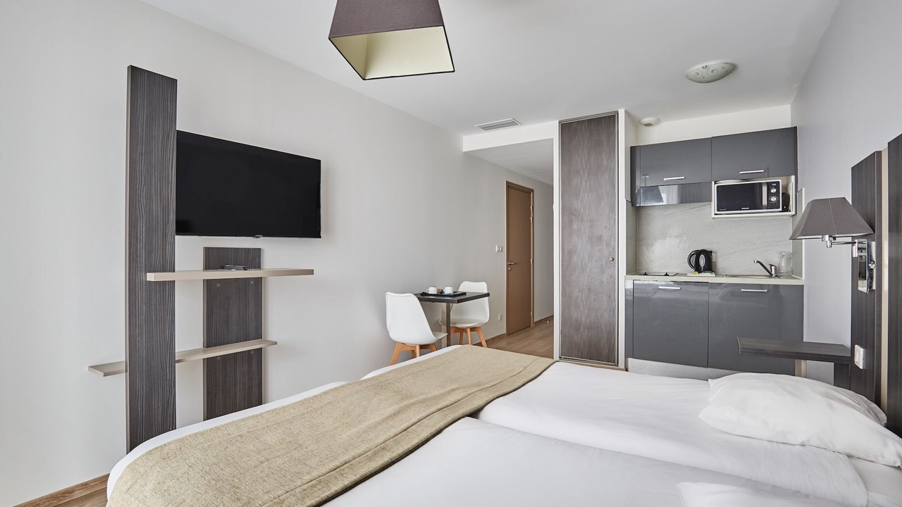 Photo of Bedroom in Comedie