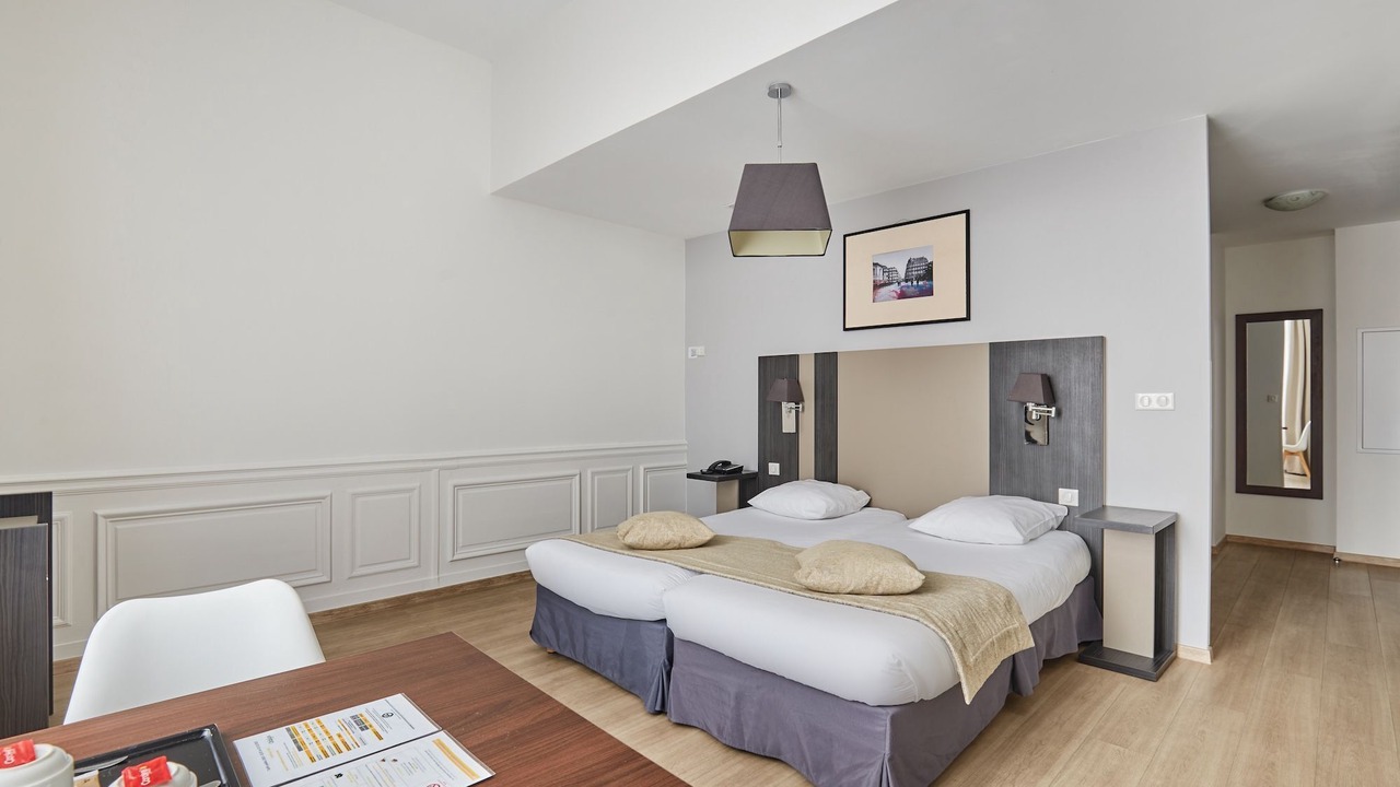 Photo of Bedroom in Comedie