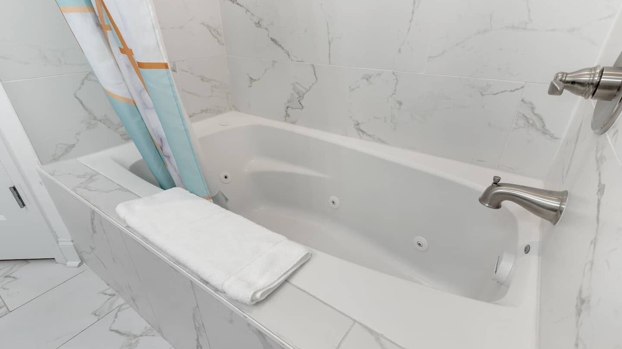 Photo of Bathroom in Tulane - Gravier