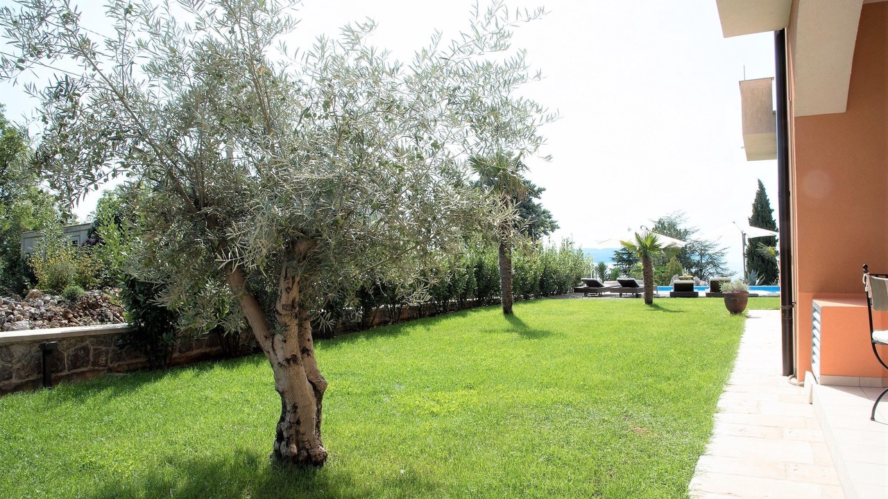 Photo of Outdoor in Rubesi
