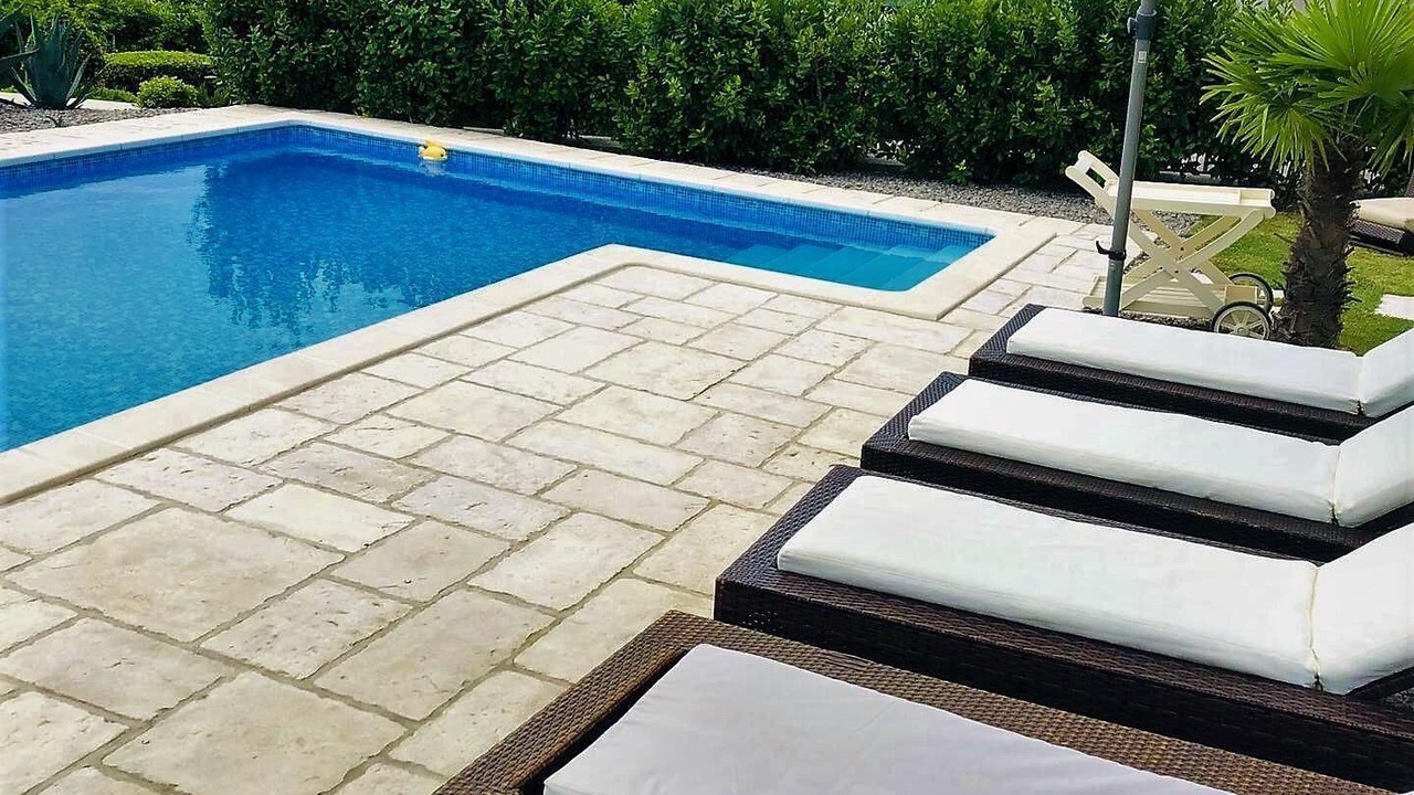 Photo of Outdoor in Rubesi