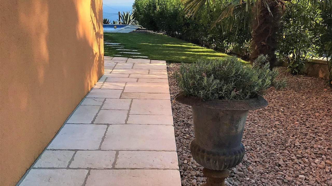 Photo of Outdoor in Rubesi