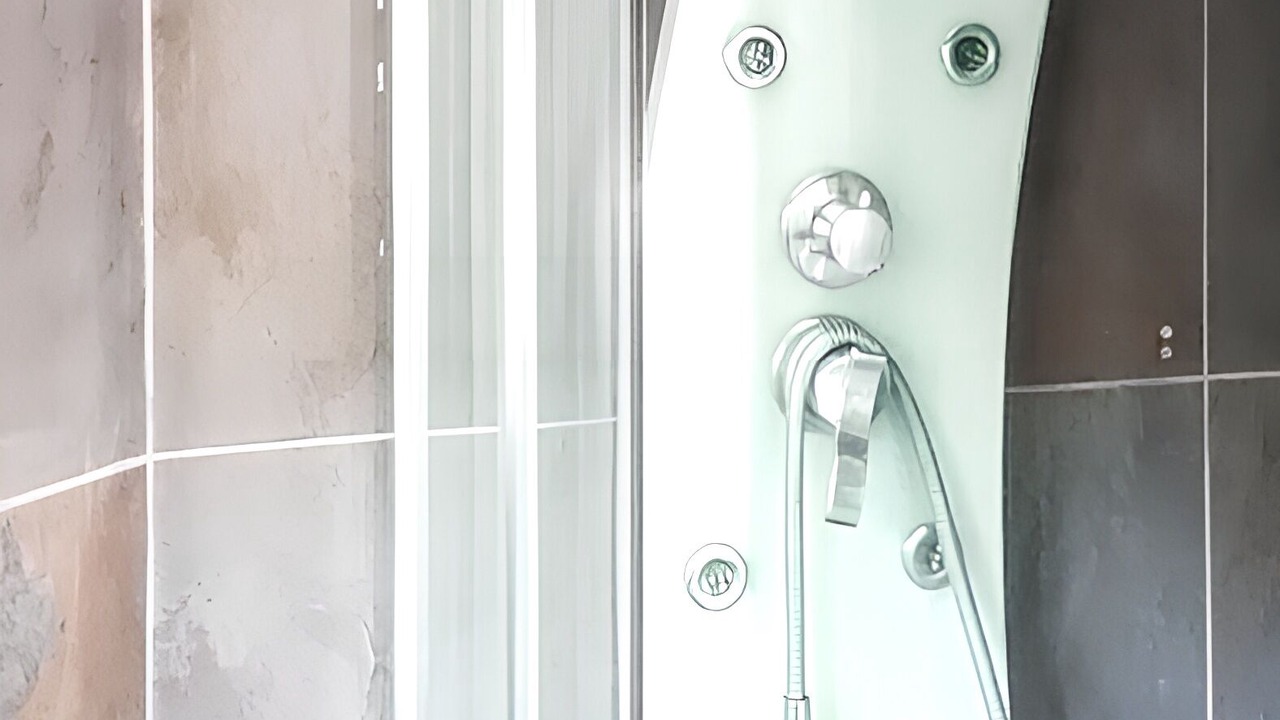 Photo of Bathroom in Chateau-la-Valliere